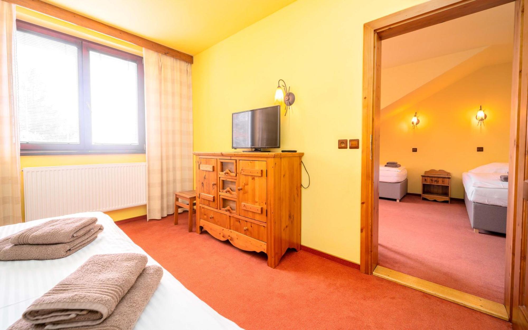 Hotel Ondras Z Beskyd Ostravice Esterno foto
