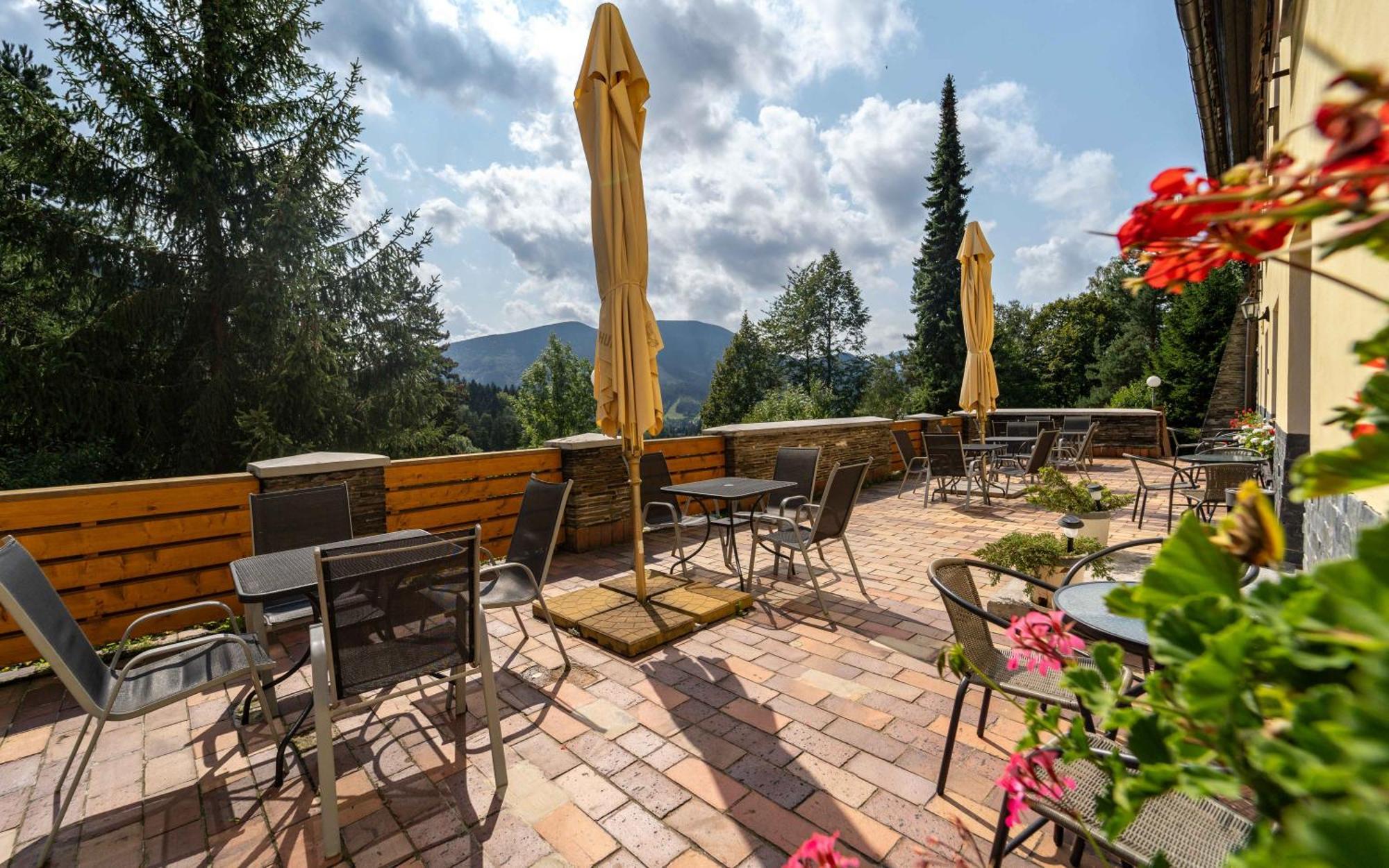Hotel Ondras Z Beskyd Ostravice Esterno foto